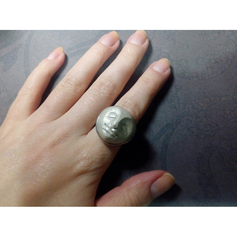 Pearl-moon-ring-face-ring-moon-Goddess-ring-Halloween-ring-witchy-moon-ring-Samhein-ring-white-ring (3).jpg