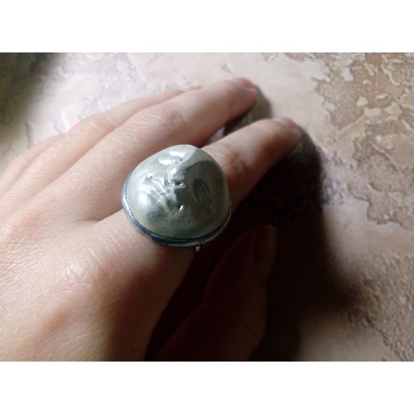 Pearl-moon-ring-face-ring-moon-Goddess-ring-Halloween-ring-witchy-moon-ring-Samhein-ring-white-ring (6).jpg