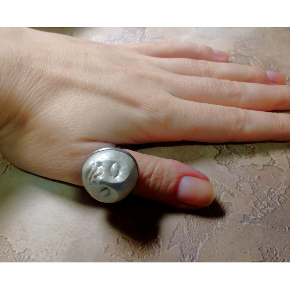 Pearl-moon-ring-face-ring-moon-Goddess-ring-Halloween-ring-witchy-moon-ring-Samhein-ring-white-ring (9).jpg