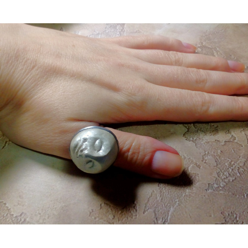 Pearl-moon-ring-face-ring-moon-Goddess-ring-Halloween-ring-witchy-moon-ring-Samhein-ring-white-ring (9).jpg