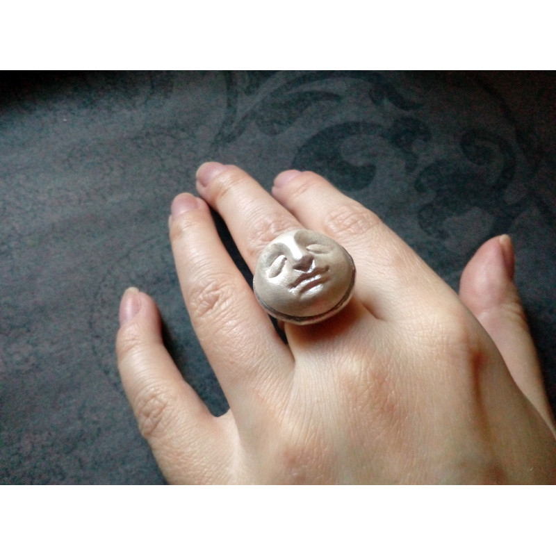 Pearl-moon-ring-face-ring-moon-Goddess-ring-Halloween-ring-witchy-moon-ring-Samhein-ring-white-ring (10).jpg