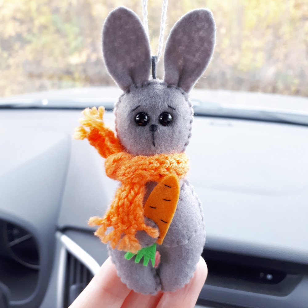 Felt-bunny-2.jpg