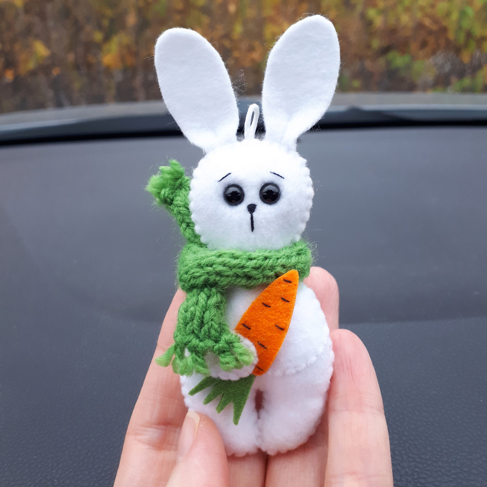 Felt-bunny-11.jpg