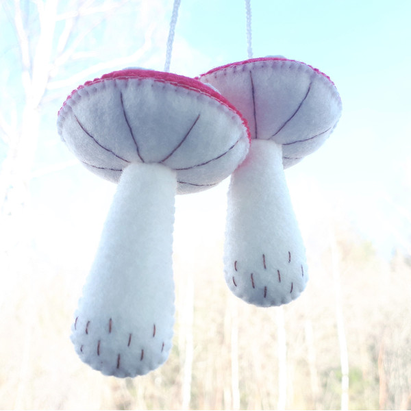 Mushroom-ornament-11[1].jpg