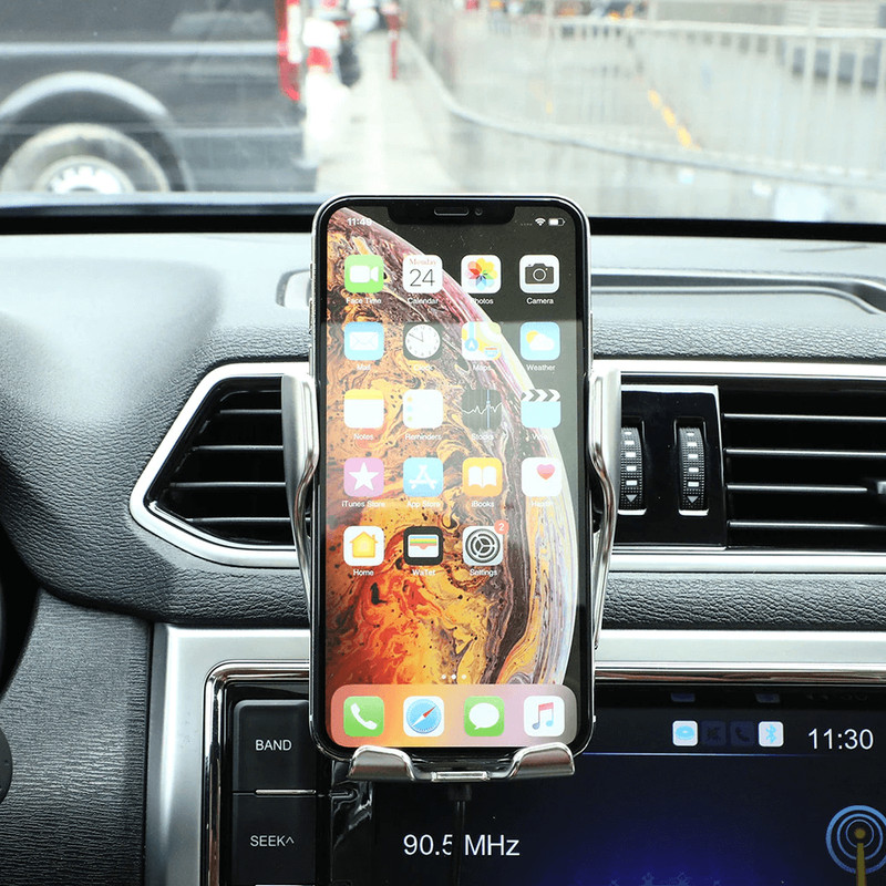 Automatic Clamping Wireless Car Charger Mount 1