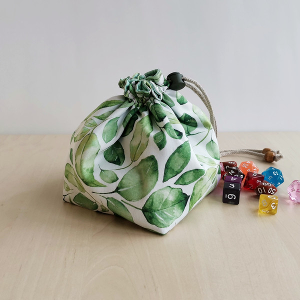 druid dice bag with pockets.jpeg