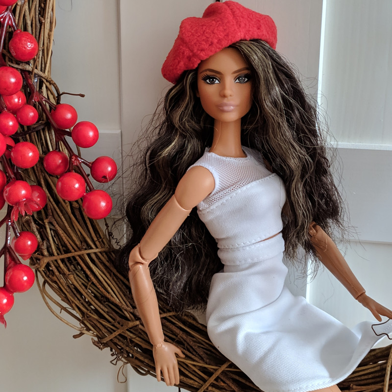 1:6 doll hat.jpg