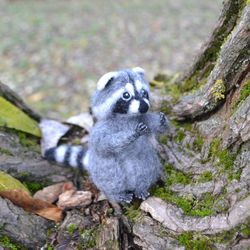 Raccoon wool figurine Needle felted realistic handmade miniature animal Cute raccoon sculpture