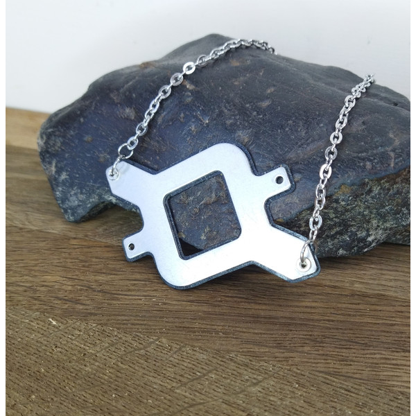 geek_gift_necklace