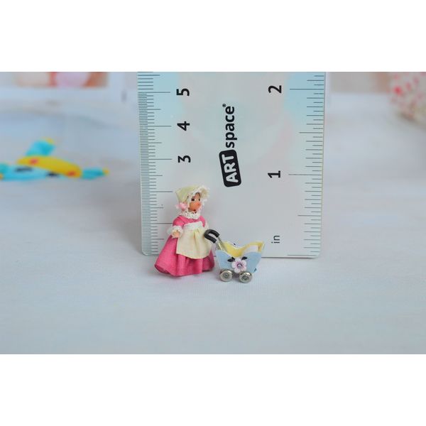 Miniature doll stroller. 148 scale. Dollhouse toy.  (8).JPG