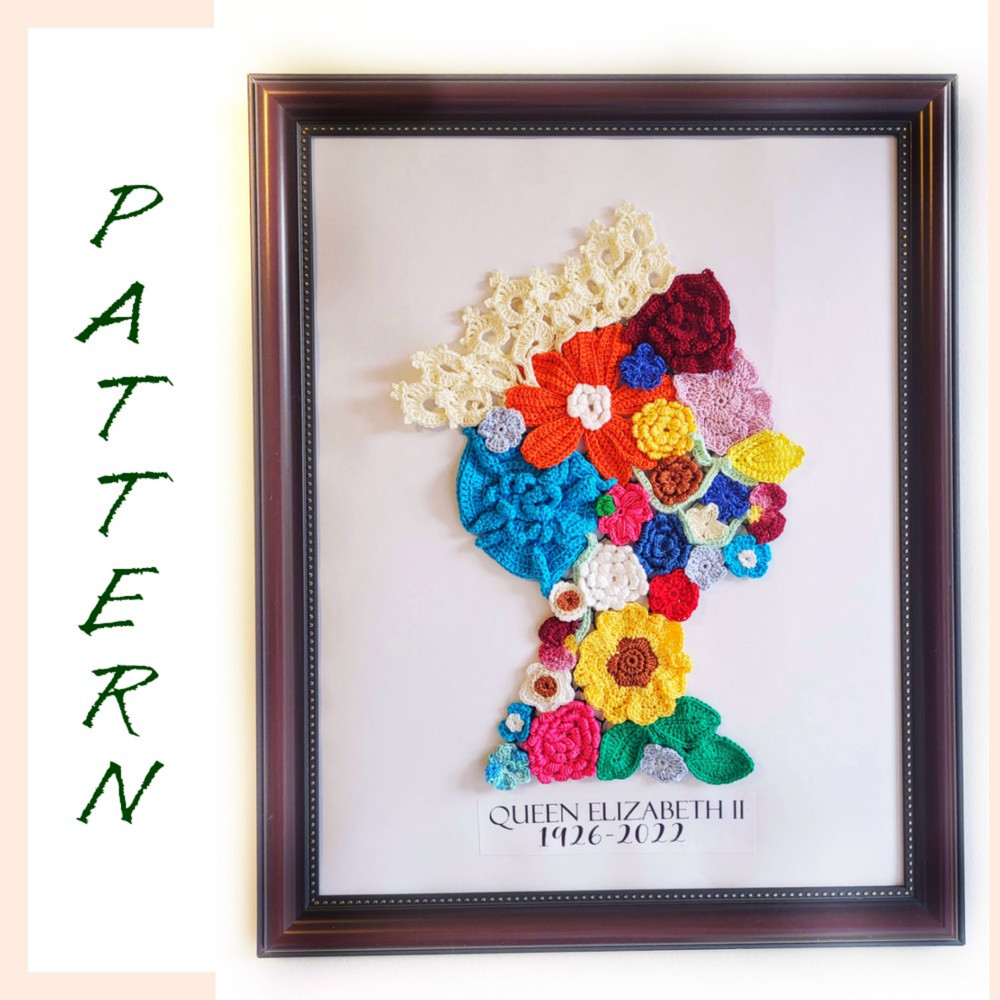 Queen Elizabeth 2 crochet portrait (14).jpg