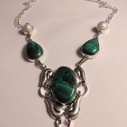 Stunning 925 Sterling Silver Malachite Necklace