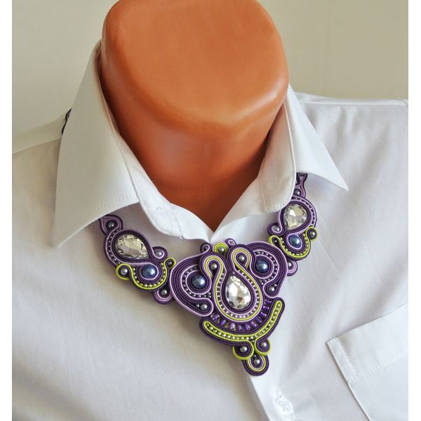 Large-collar-necklace