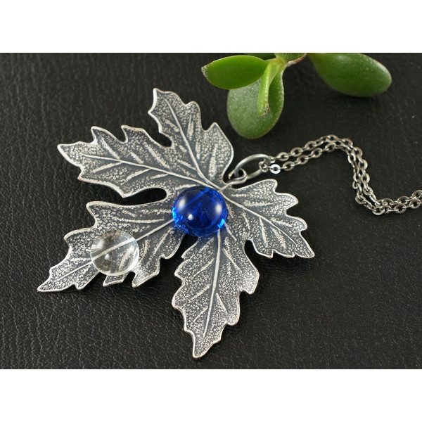 woodland-forest-nature-botanical-maple-leaf-pendant-necklace-jewelry