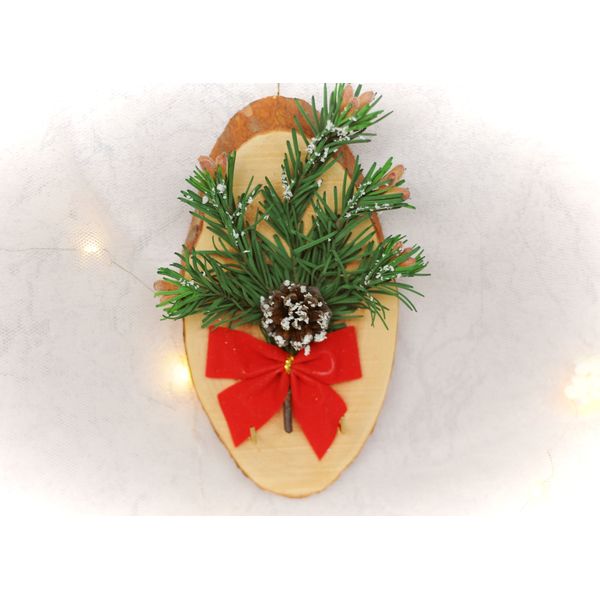 Wooden key rack with Christmas ornament  (3).JPG