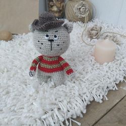 Amigurumi Freddy Krueger cat Crochet Pattern. Halloween amigurumi cat crochet pattern