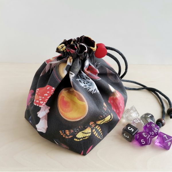 Dice bag with pockets witch potion.jpeg