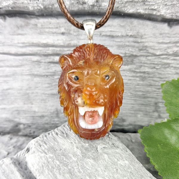 carnelian lion necklace(3).jpeg