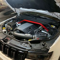 Front Strut Tower Bar Brace for Jeep Grand Cherokee wk2