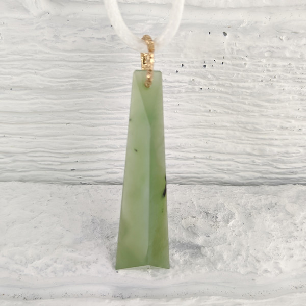 jade large pendant(1).jpeg