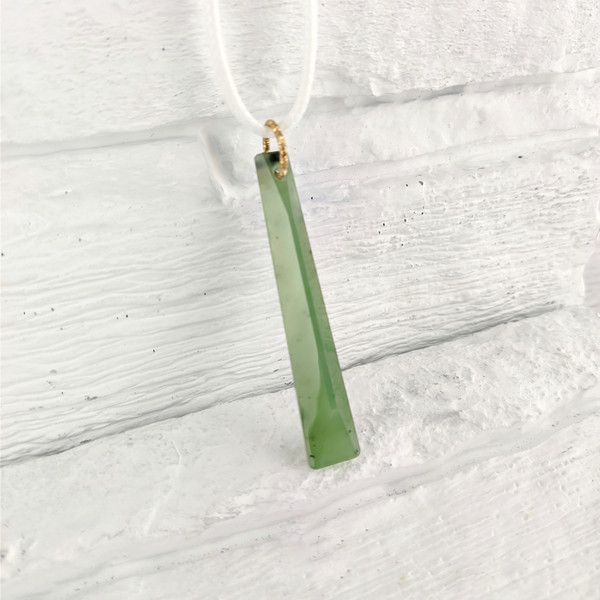 jade large pendant(2).jpeg