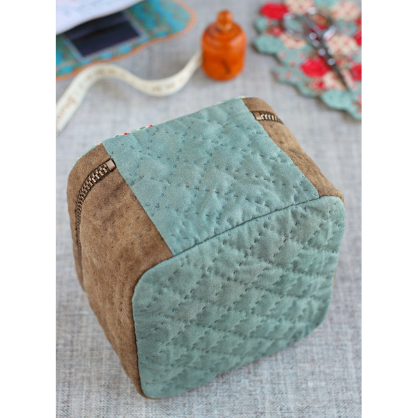 square pouch sewing pattern-3.JPG