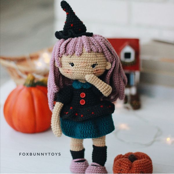 Amigurumi-pattern-doll-witch.jpeg