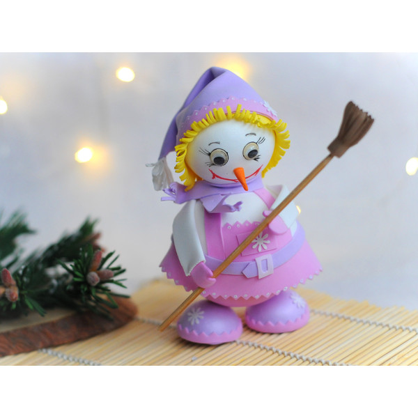 Snowmen-family-Christmas-home-decoration.-Handmade-Christmas-ornament-for-holiday-home-decor (10).jpg