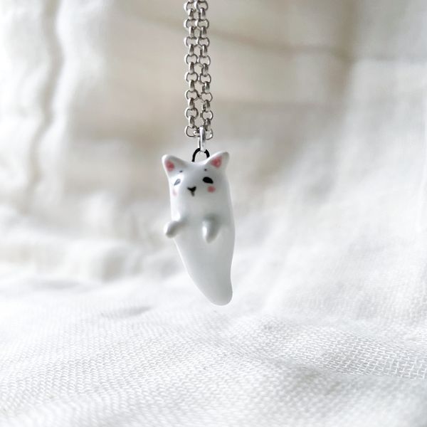 ceramic-ghost-cat-necklace-pendant.3.jpg