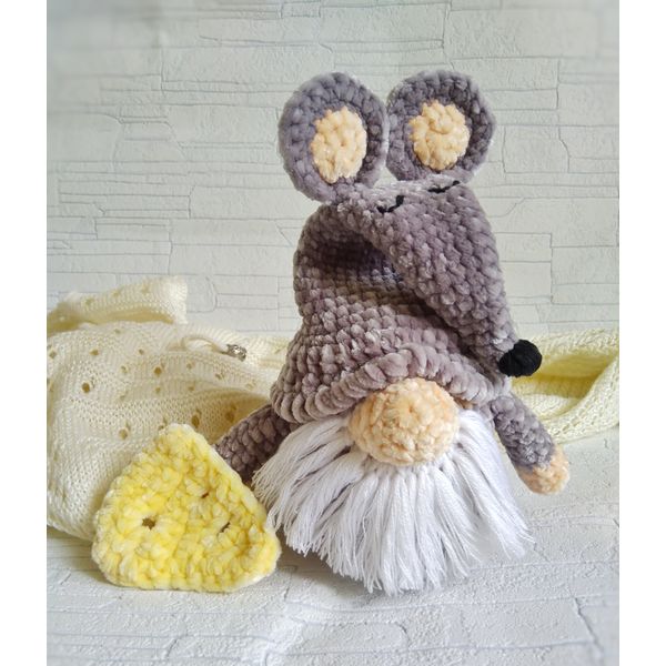 crochet spring gnome.jpeg