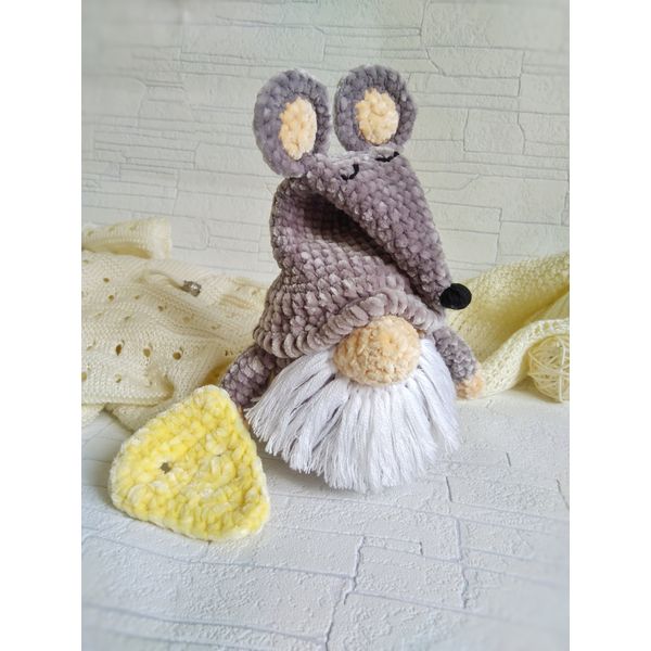 spring gnome crochet pattern.jpeg