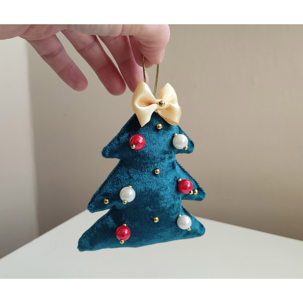 Christmas-tree-stuffed-toy.jpg