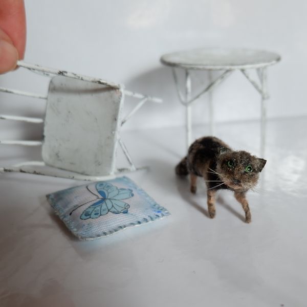 miniature-cat-for-the-dollhouse