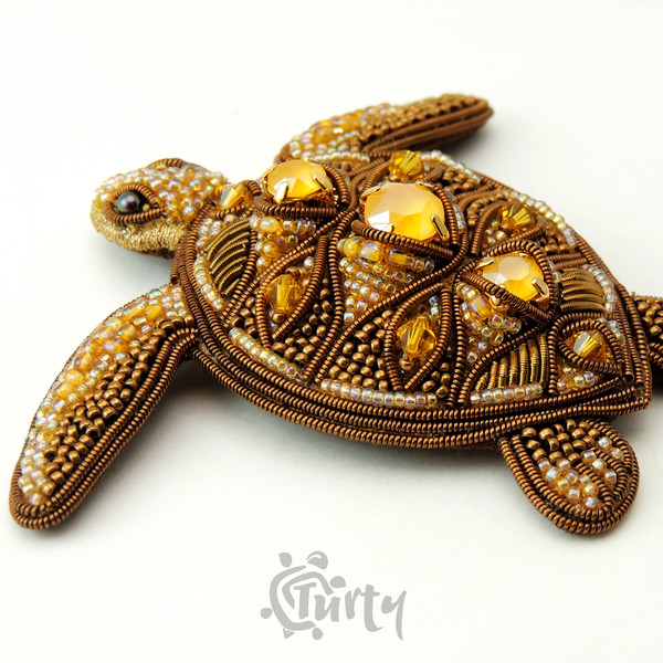 Brooch turtle with yellow crystals .jpg