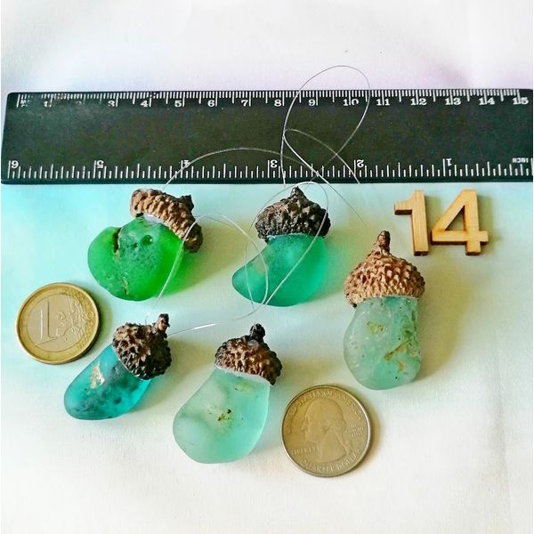 xmas-tree-decoration-kits-seaglass-decor-sea-glass-acorn.jpg