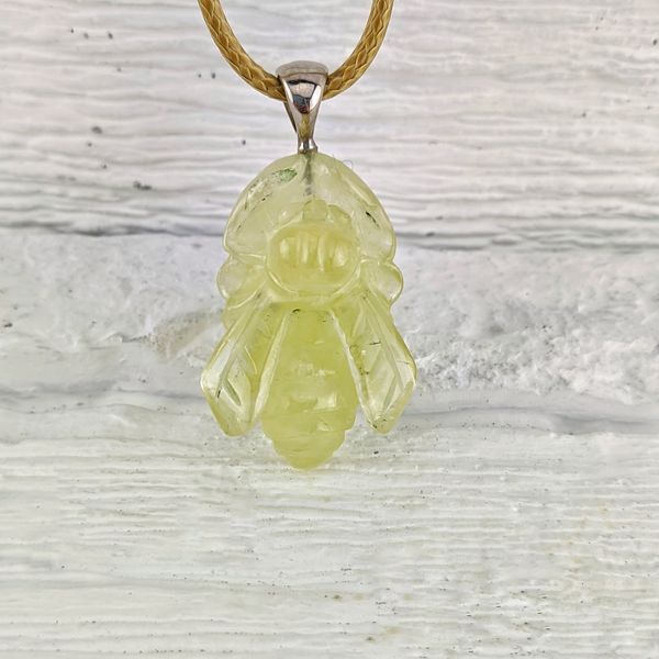 bee pendant  from natural heliodor  2