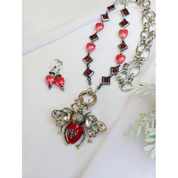 Bee-necklace-silver-and-red-for-women.jpg