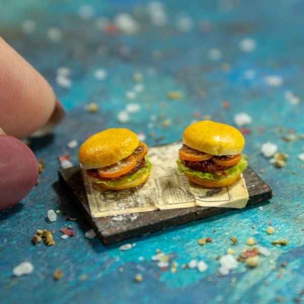Miniature burger set on a wooden board for dollhouse kitchen decoration (2).jpg