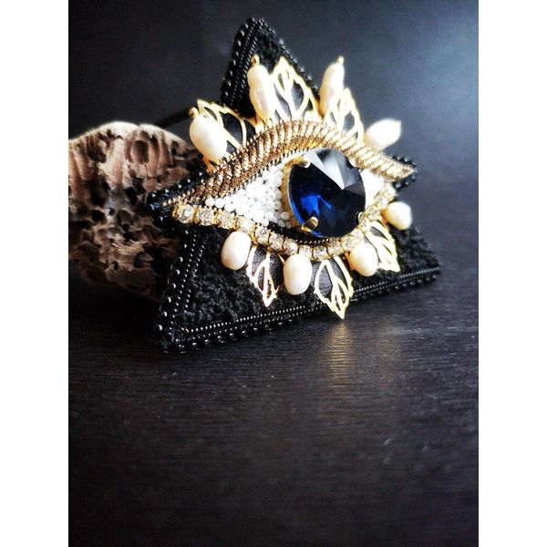 Embroidered triangular brooch-pendant from the Evil Eye with pearls (4).jpeg