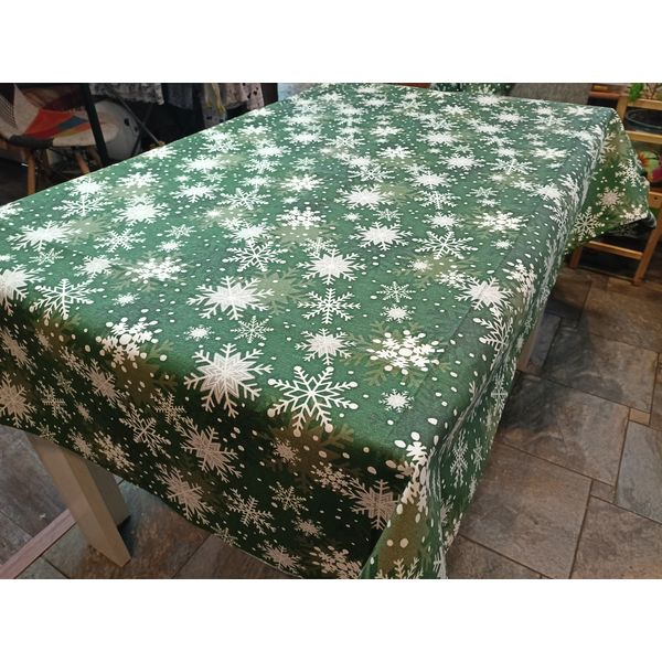 holiday-tablecloth IMG20221025161545.jpg