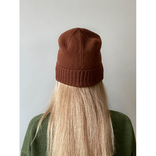 Womens brown merino beanine hat 1.jpg
