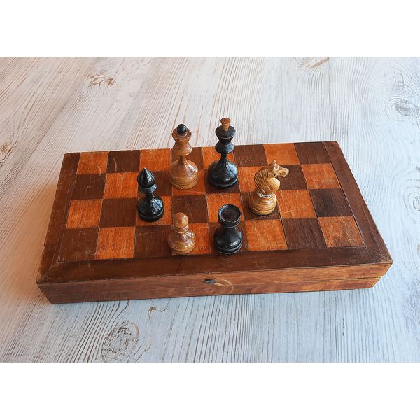antiqu_small_chess9.jpg