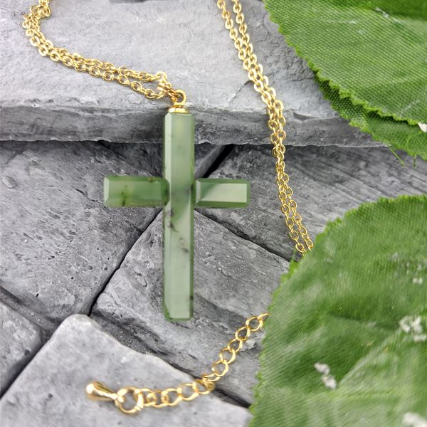 jade cross on 18k gold plated chain (2)