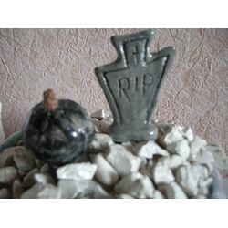 Set of 2. Ceramic grave stones pumpkin. Houme decorations