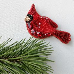 Cardinal red bird crystal beaded brooch, Christmas gift, Unisex accessory