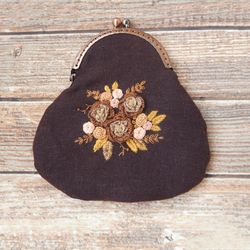 Coin purse clasp Embroidered pouch with flowers Makeup pouches Kisslock Wallet Small clutch Fabric coin purses