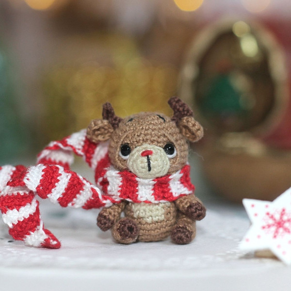 Rudolf-deer-miniature-crochet-toy.jpg