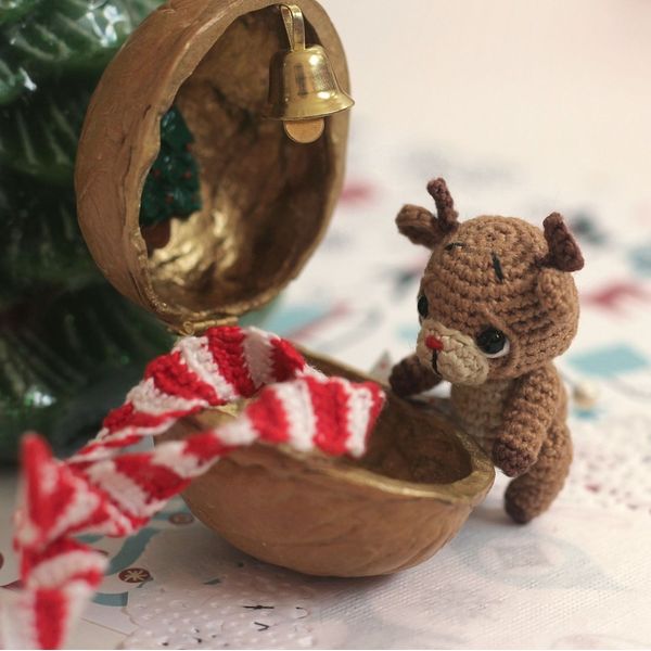 miniature-christmas-deer.jpg