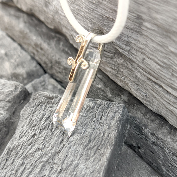 clear  crystal pendant (1)