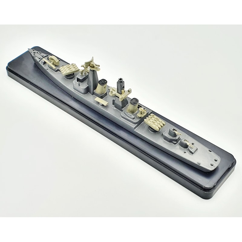 4 Vintage Diecast Ship Model Guards Missile Cruiser VARYAG USSR 1970s.jpg